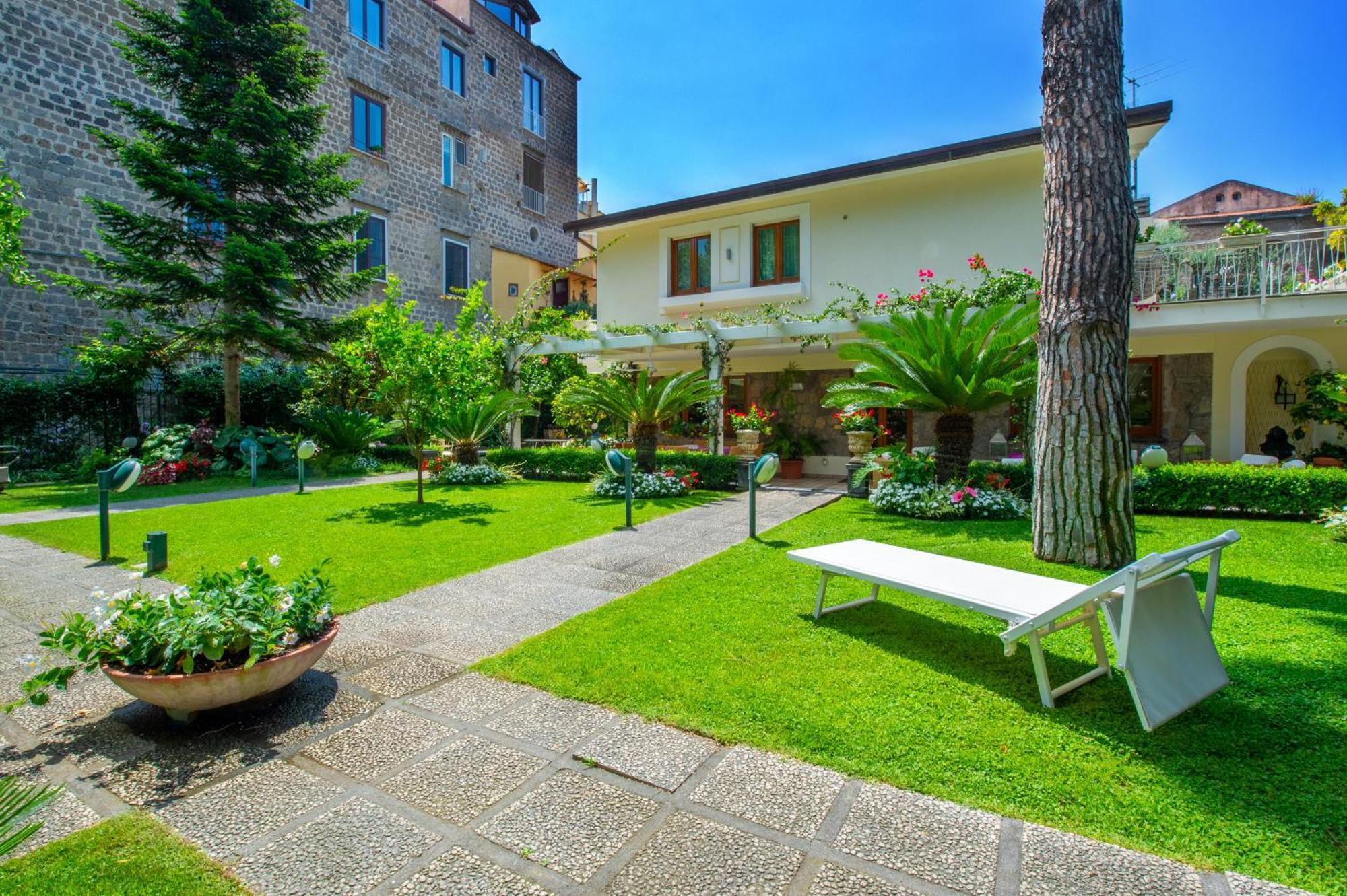 Sorrentovibes - Villa In Sorrento Center With Gardens And Outdoor Space المظهر الخارجي الصورة