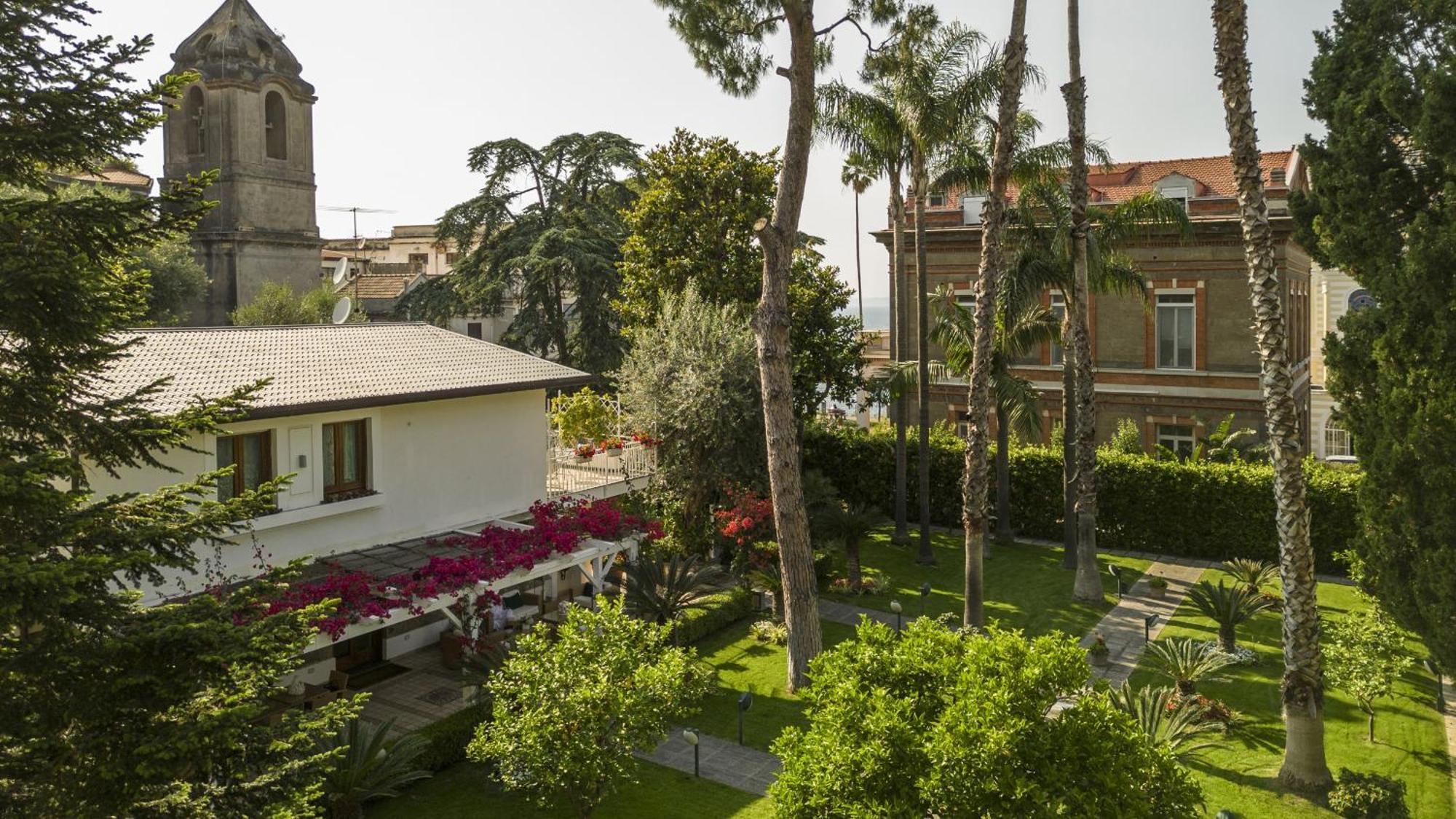 Sorrentovibes - Villa In Sorrento Center With Gardens And Outdoor Space المظهر الخارجي الصورة